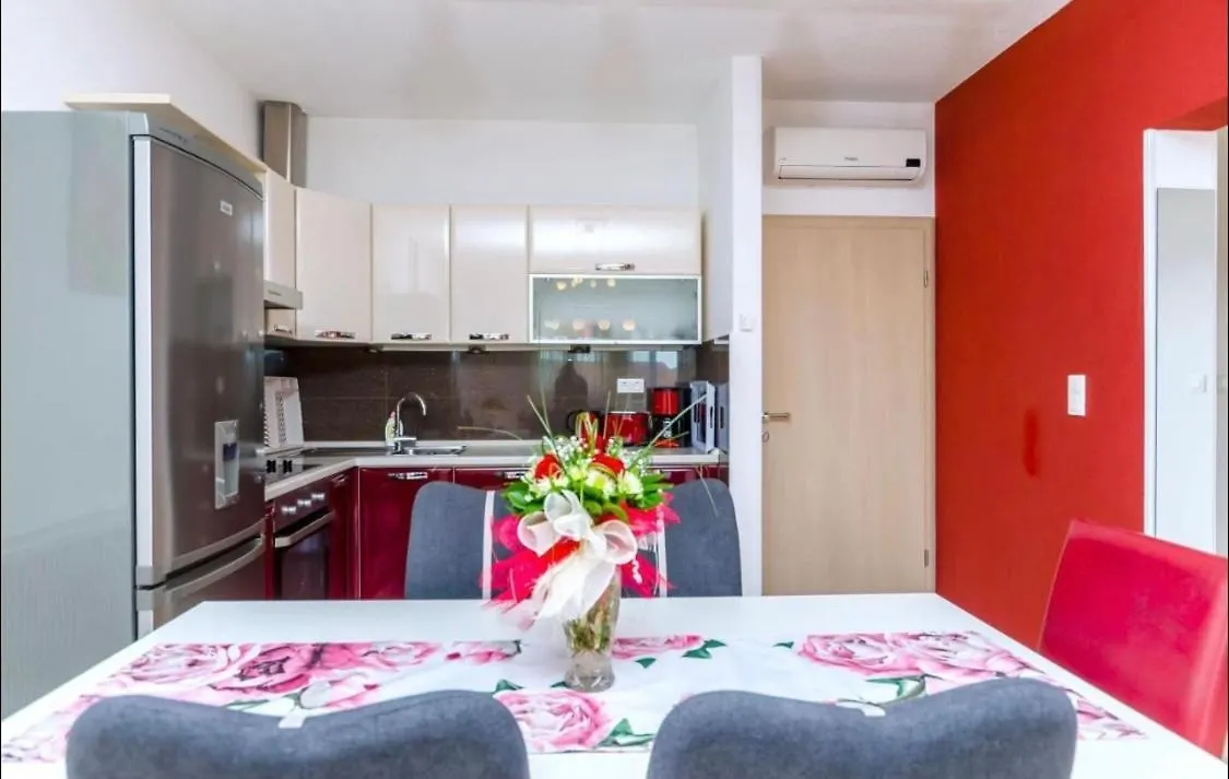Palma 4 Apartment Trogir 0*,